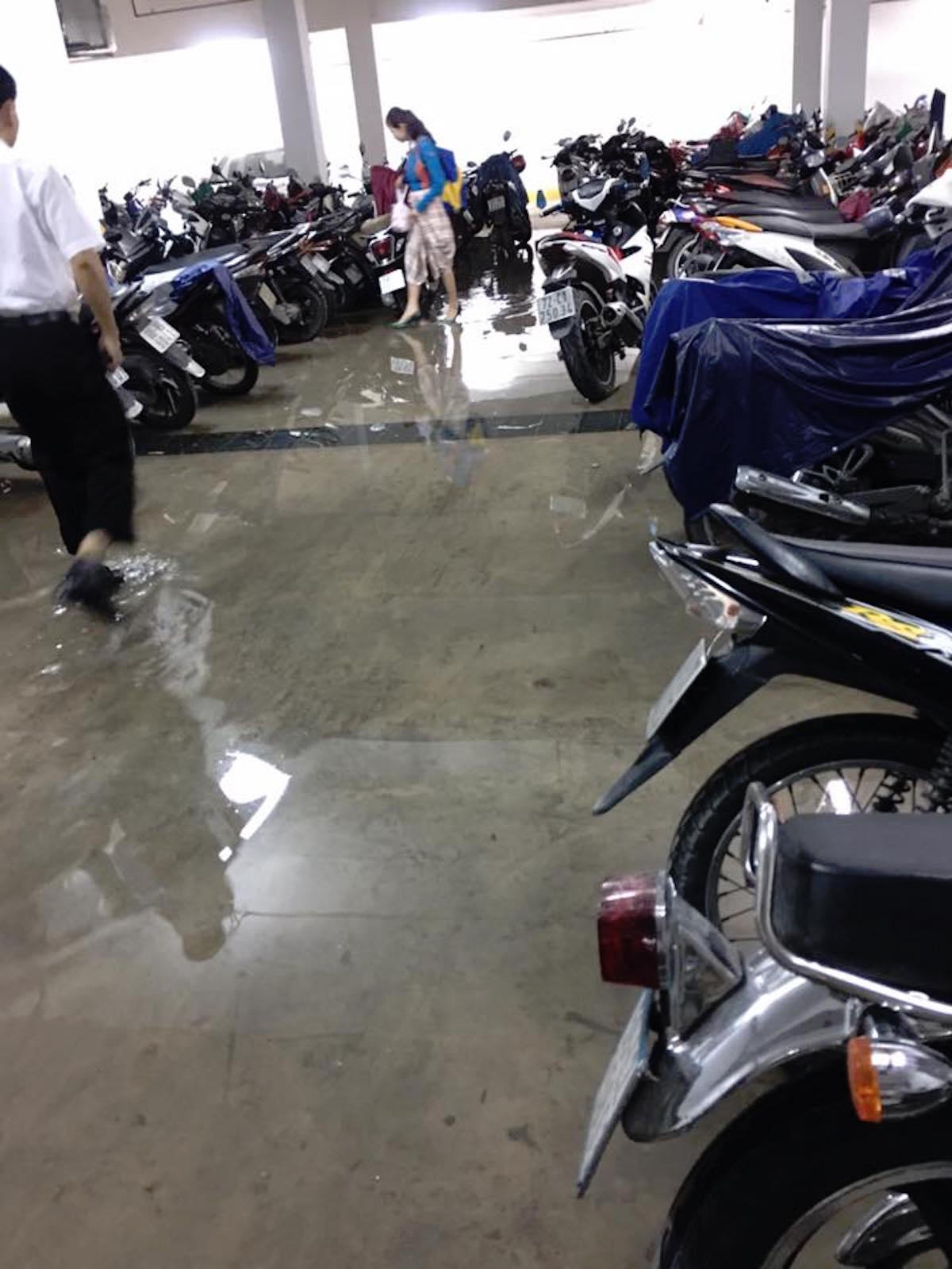 Hầm để xe trở thành hầm chứa nước