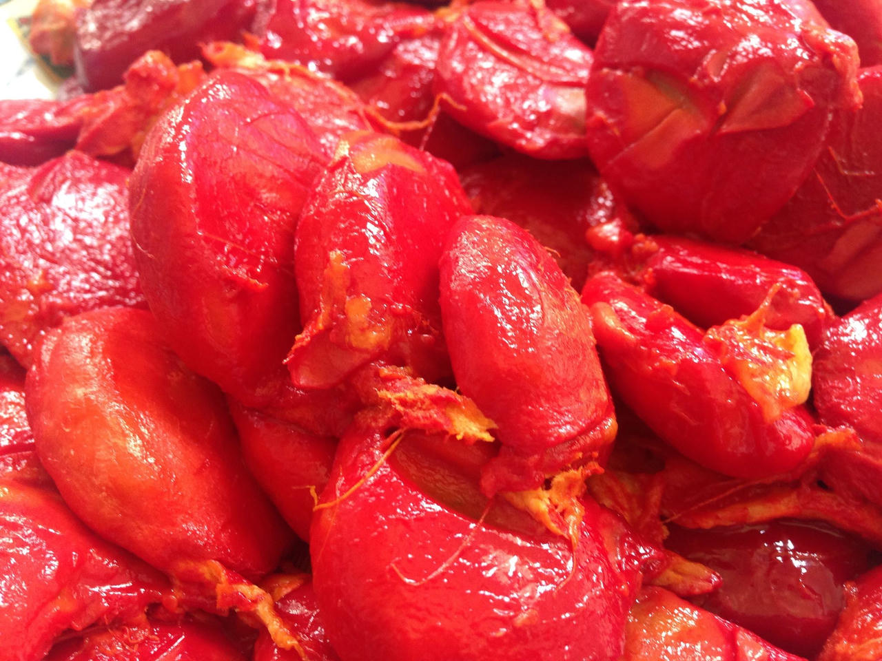 Dùng hạt gấc không đúng cách có thể bị ngộ độc