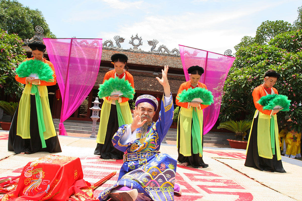 Đạo diễn Lê Hùng muốn Xuân Hinh tỏa sáng