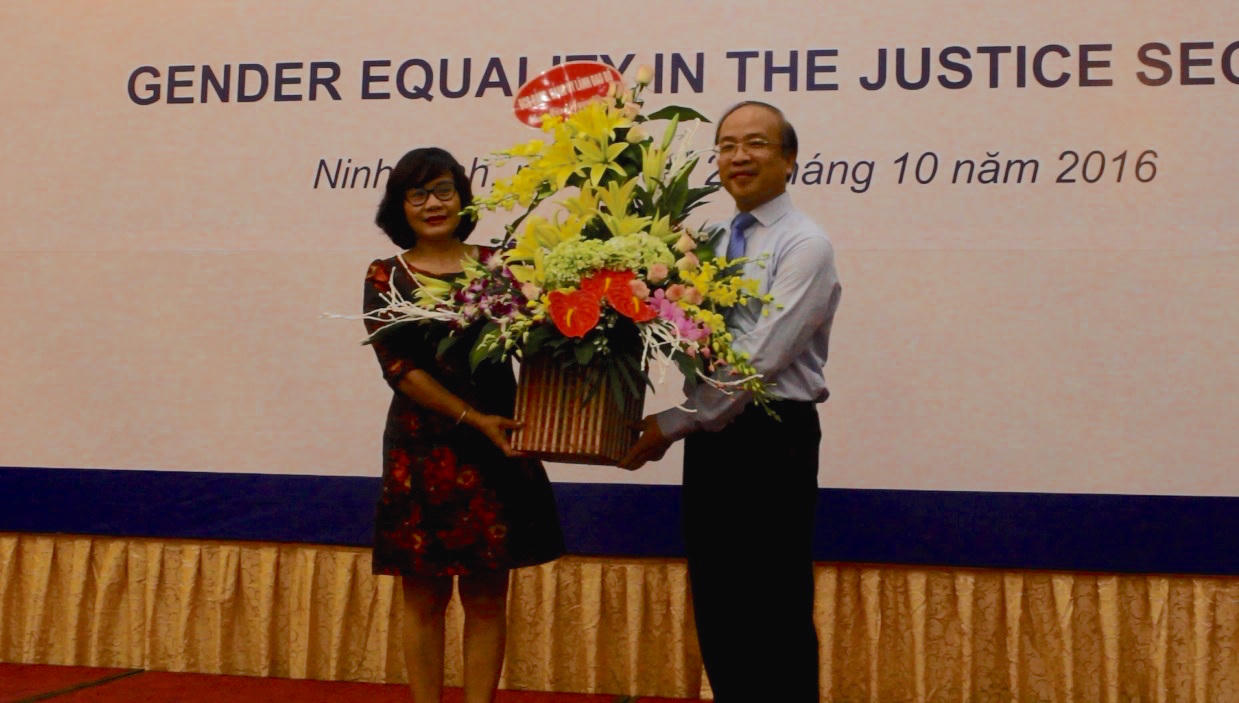 Cán bộ nữ có vai trò quan trọng trong việc xây dựng và phát triển Ngành Tư pháp