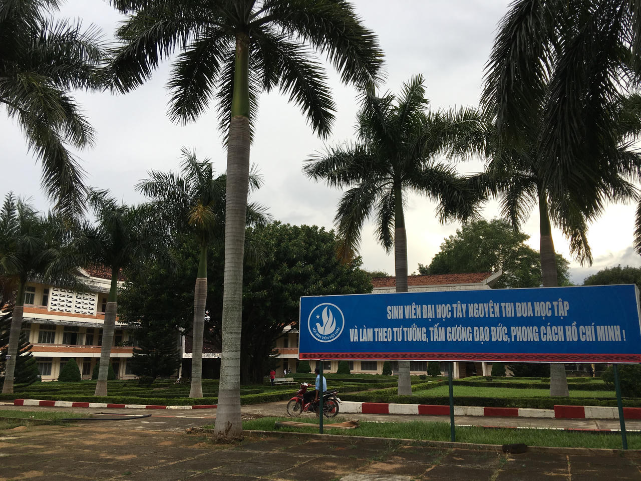 Trường Đại học Tây Nguyên:   Cố gắng hoàn thành Nhà điều hành trung tâm đúng tiến độ, đảm bảo chất lượng