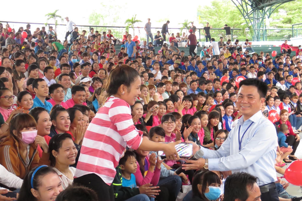 Hàng nghìn công nhân dự Ngày hội Pháp luật ở Bình Dương 