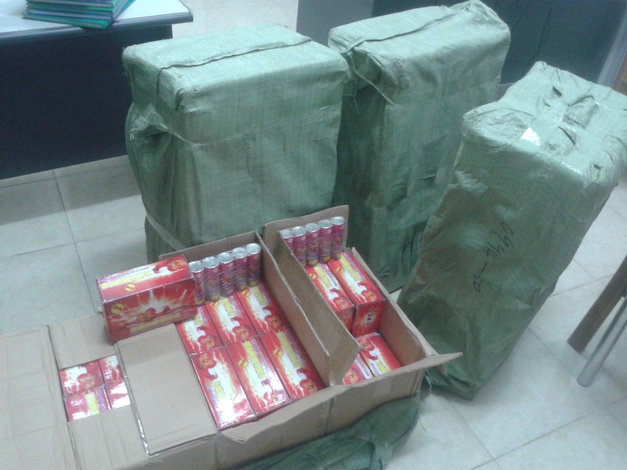  Hải quan Quảng Ninh bắt vụ tập kết trên 2,8 tấn pháo