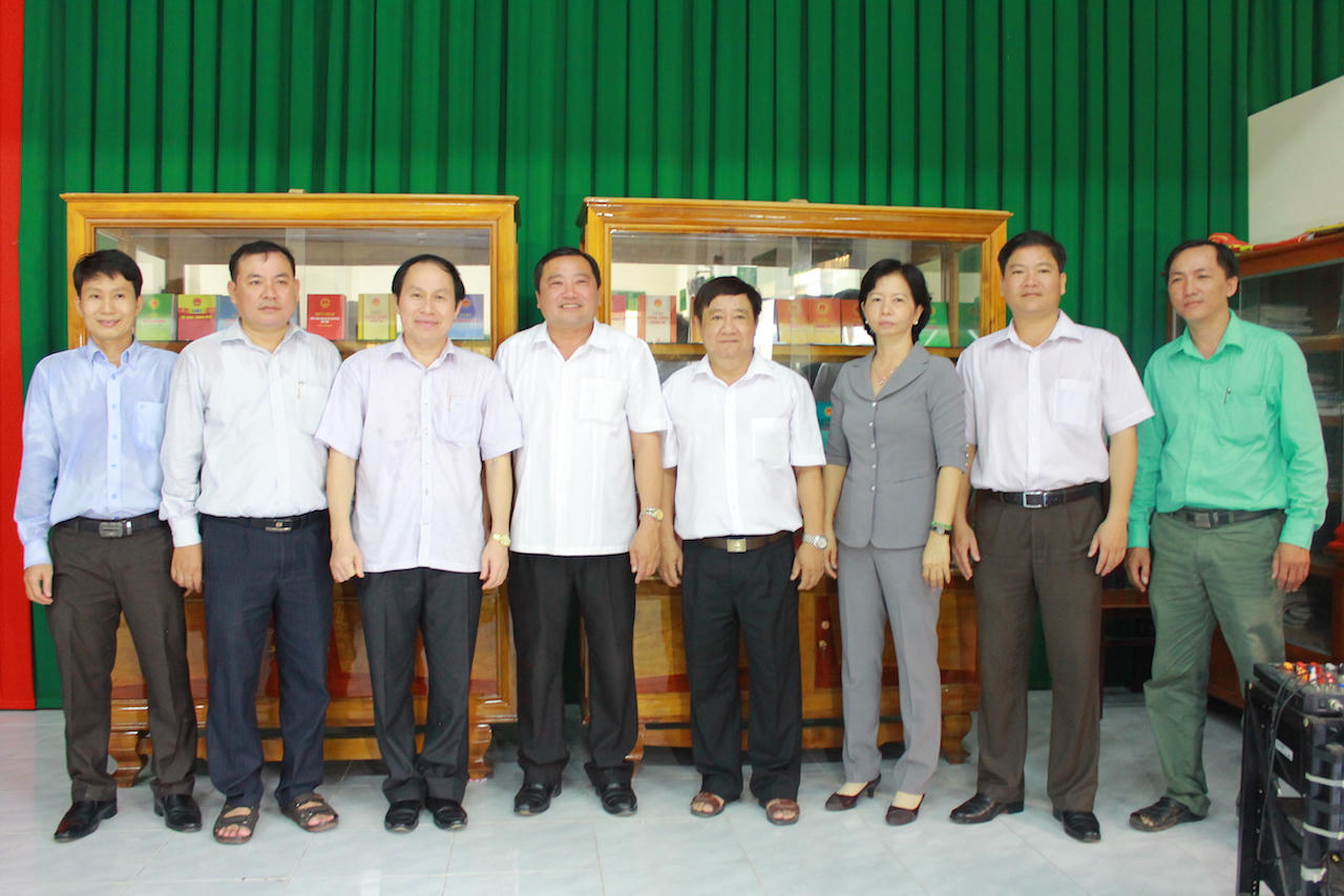 Bộ Tư pháp đưa pháp luật tới hộ nghèo ở Trà Vinh