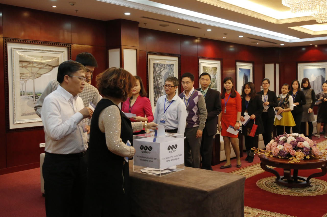 Xe bus FLC sẽ đưa sinh viên khó khăn, cán bộ công nhân viên về nhà đón Tết