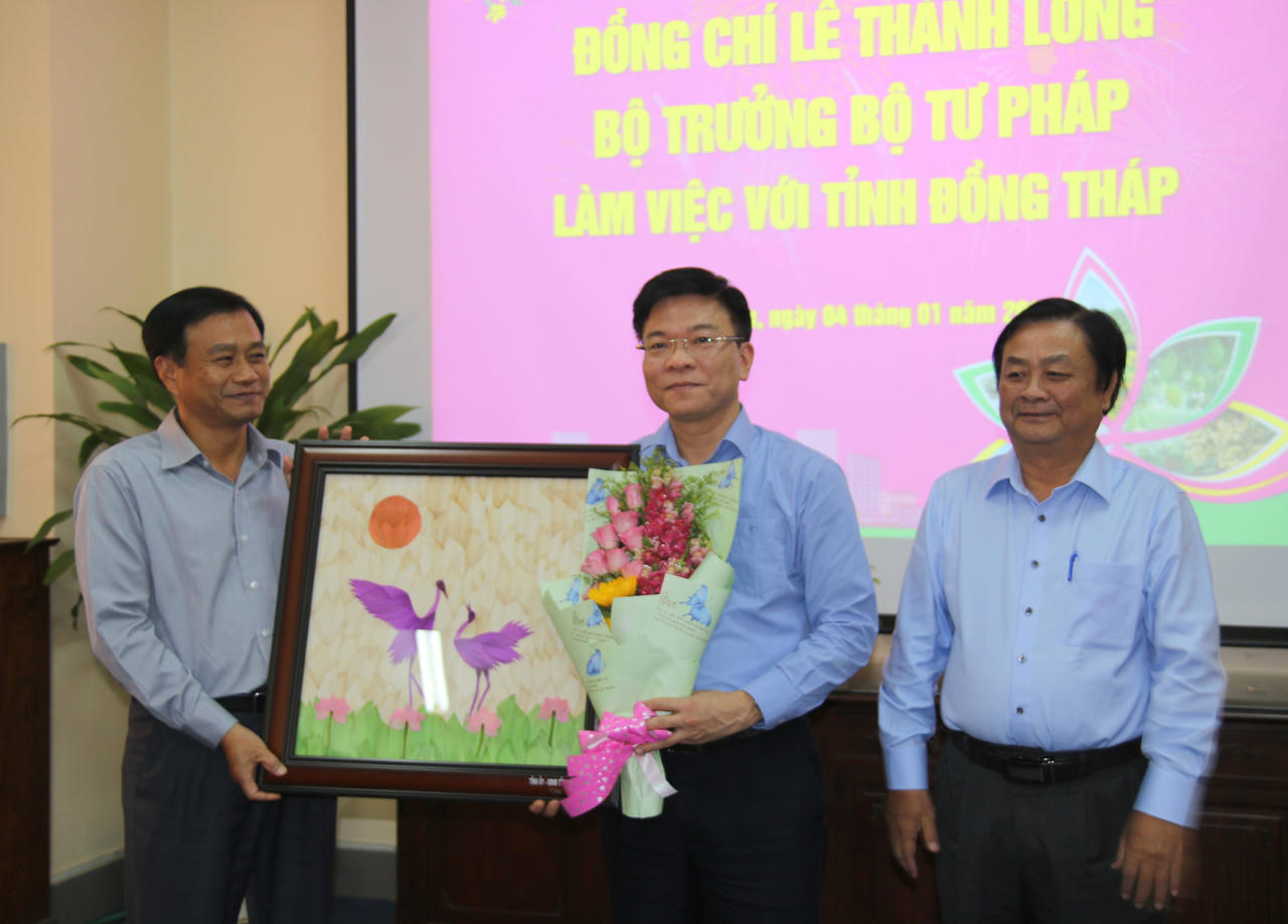 Bộ trưởng Bộ Tư pháp Lê Thành Long làm việc tại tỉnh Đồng Tháp