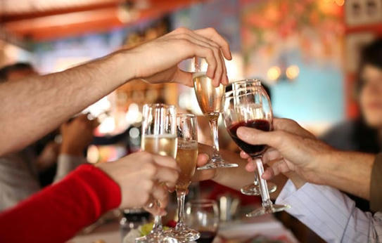 Mùng 2 - C. Hà Phòng tránh ngộ độc rượu ngày Tết - ảnh 1