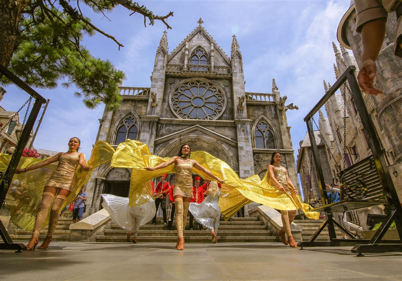 Carnival Tết Đinh Dậu sôi động chưa từng có tại Bà Nà Hills