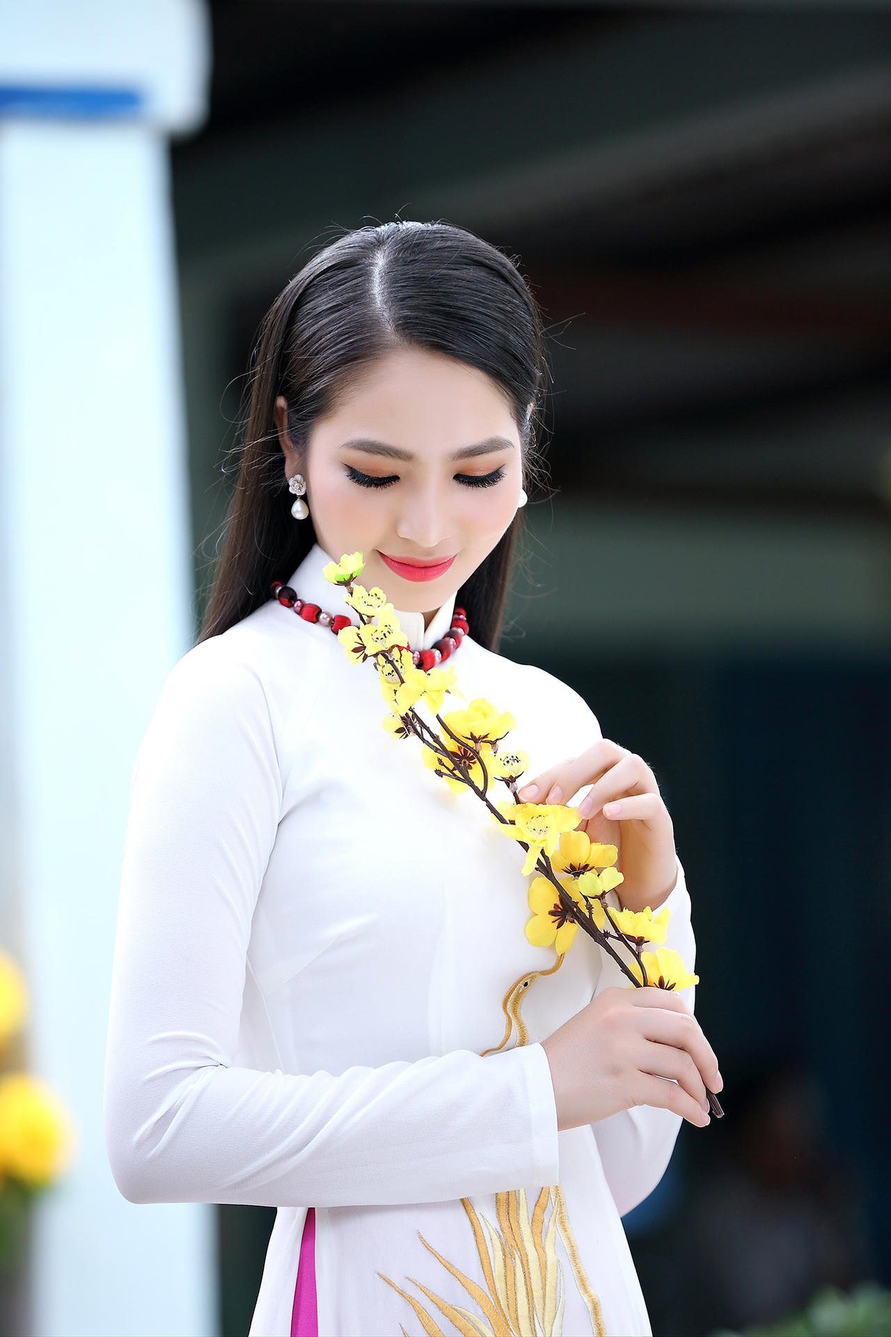 Hoa hậu Dương Kim Ánh tung MV rộn ràng đón Tết