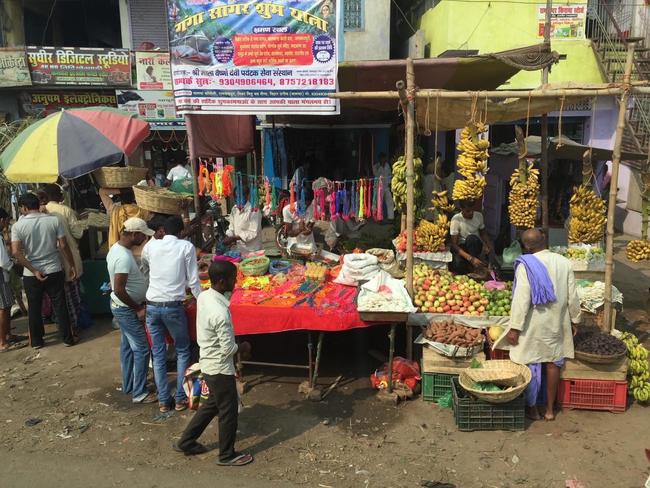 Những cuộc “trở về” trên đất Phật