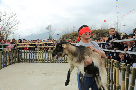 Hưởng trọn mùa xuân Tây Bắc tại Fansipan Legend