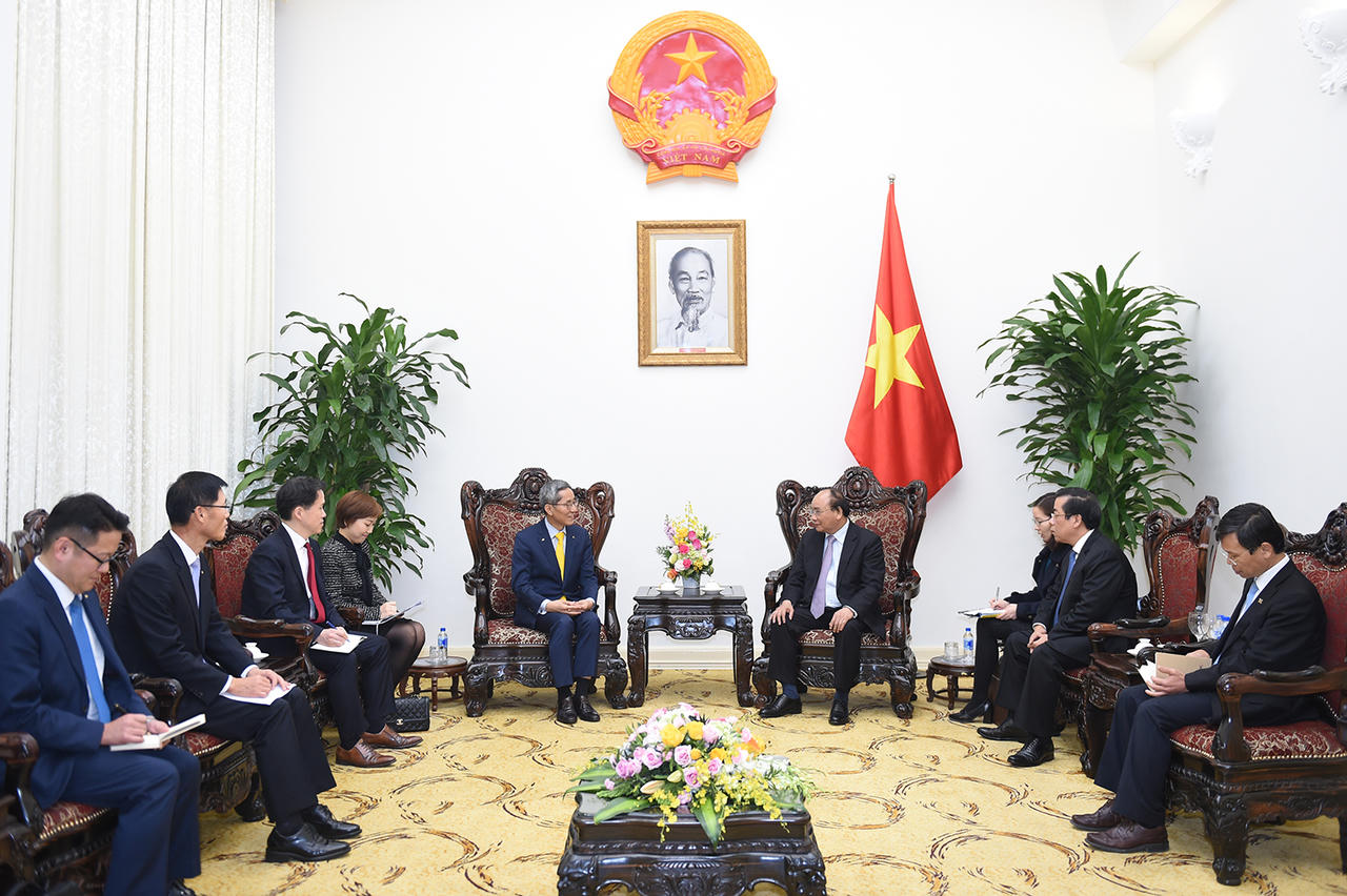 Thủ tướng tiếp Chủ tịch Tập đoàn tài chính KB Kookmin Hàn Quốc