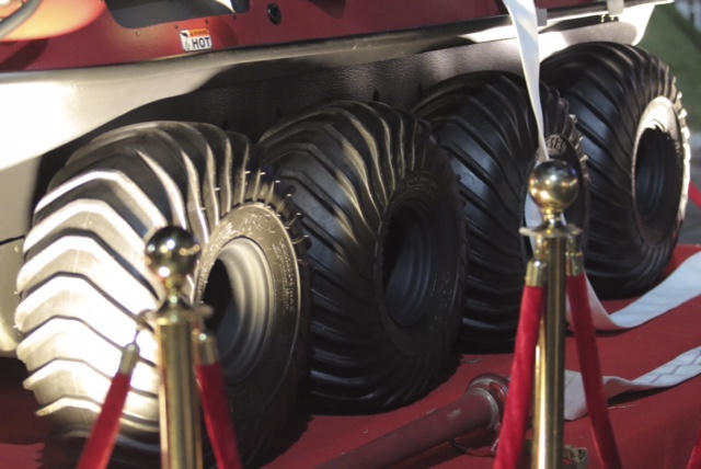 Cận cảnh xe phòng cháy, chữa cháy và cứu nạn, cứu hộ lưỡng cư Nhật Bản trao tặng cho TP Hà Nội