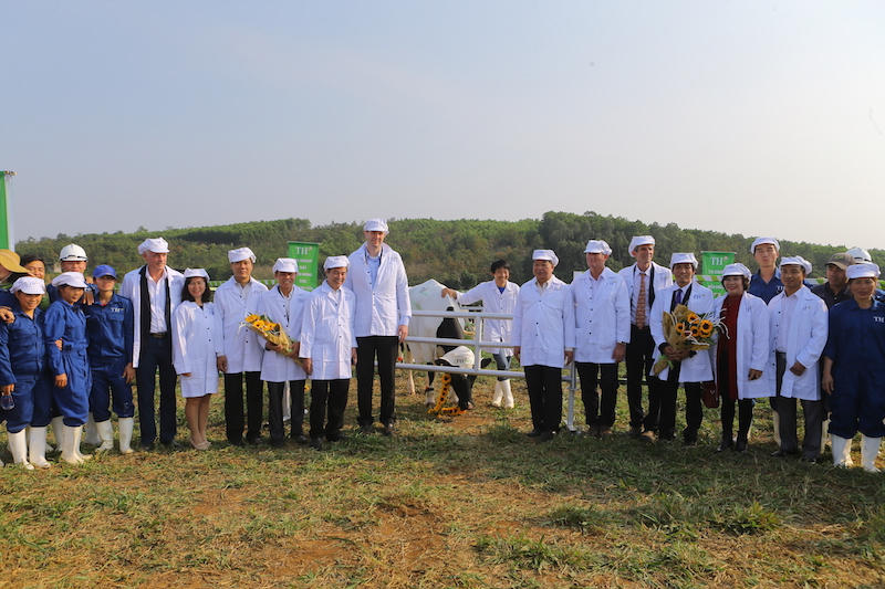 Trang trại TH: Đơn vị đầu tiên, tiên phong triển khai làm sữa hữu cơ