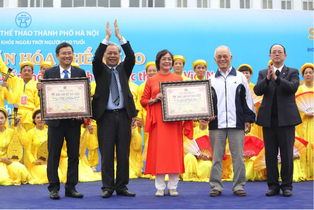 Vinamilk xác lập kỷ lục mới “Đồng diễn thể dục dưỡng sinh có số lượng người cao tuổi tham gia đông nhất Việt Nam”