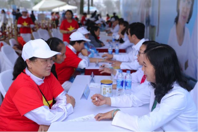 Vinamilk xác lập kỷ lục mới “Đồng diễn thể dục dưỡng sinh có số lượng người cao tuổi tham gia đông nhất Việt Nam”