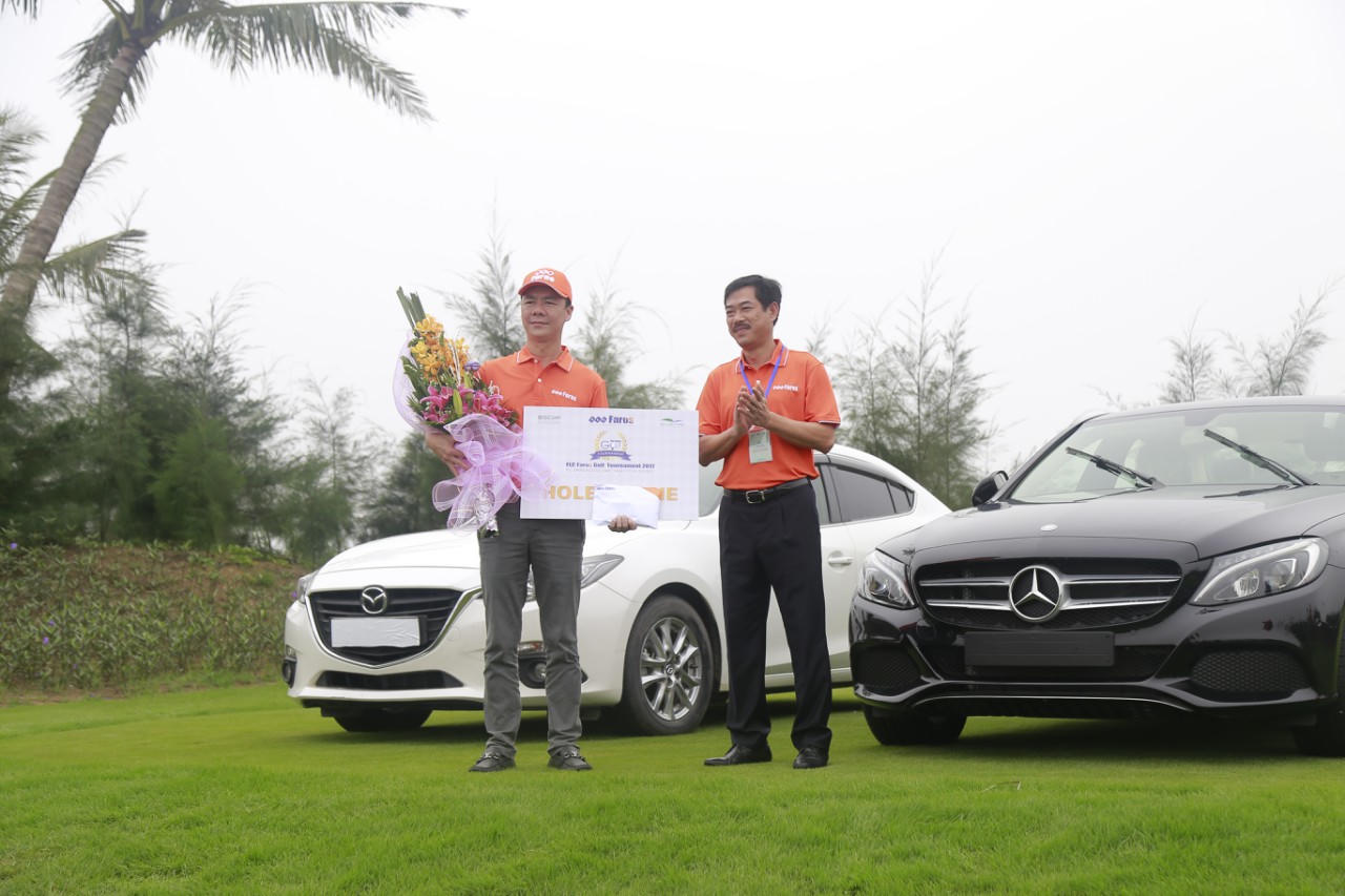Kỳ tích 2 cú hole-in-one trúng hơn 10 tỷ trong cùng một ngày