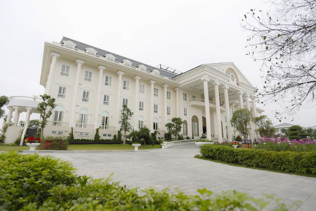 Tập đoàn FLC ký kết hợp tác nhân lực với huyện Vĩnh Tường và Trường Cao đẳng Công nghiệp Phúc Yên