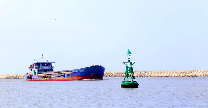 Cửa biển giải cứu 'tàu chết' lớn nhất miền Bắc