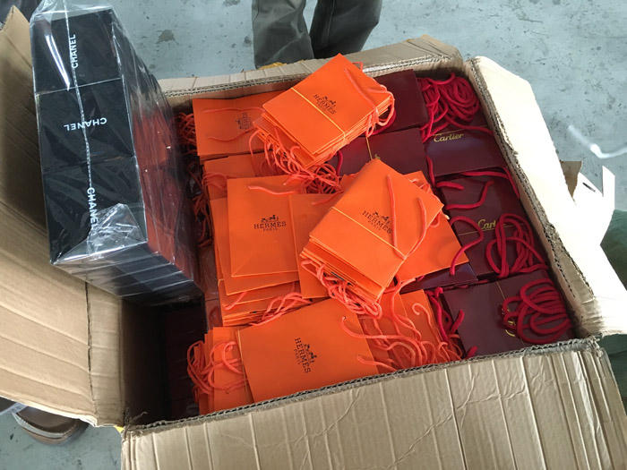 Lực lượng Hải quan bắt giữ lô hàng hiệu “khủng” nhập lậu vào Việt Nam 