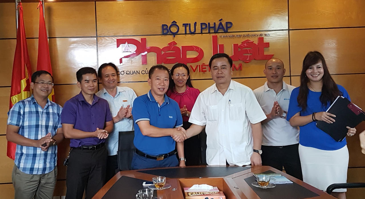UBND tỉnh Quảng Ninh và Báo Pháp luật Việt Nam ký kết Chương trình hợp tác truyền thông