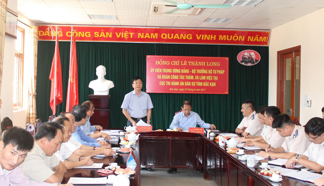 Bộ trưởng Lê Thành Long làm việc tại Bắc Kạn