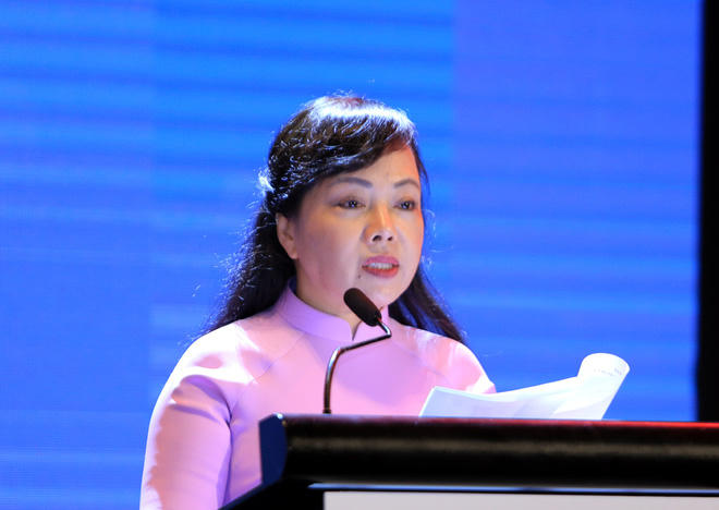 Bà Thái Hương đưa ra cam kết trước công chúng về thức uống thảo dược hoàn toàn tự nhiên TH True Herbal