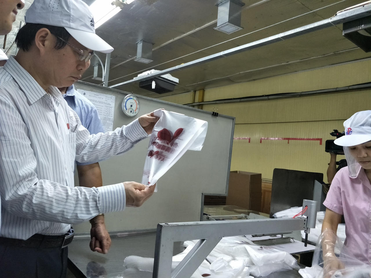 Phó Chủ tịch Quốc hội làm việc với Công ty CP Nhựa Hưng Yên