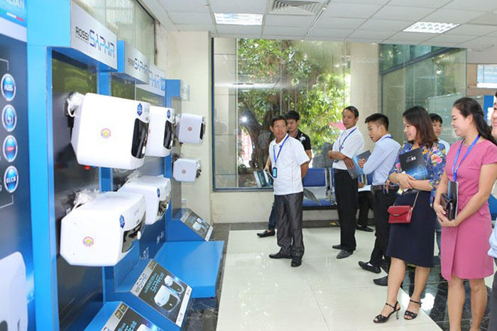 Tân Á Đại Thành ra mắt bình nước nóng tráng men siêu mịn