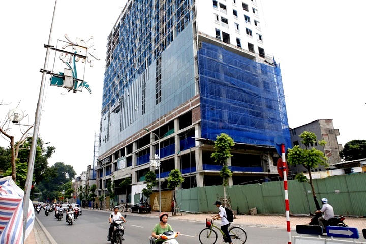 Tòa nhà 8B Lê Trực – Lấy cái sai này để sửa cái sai khác? Kỳ 3: “Xứng đáng là chính quyền mạnh mẽ và sáng suốt của nhân dân”