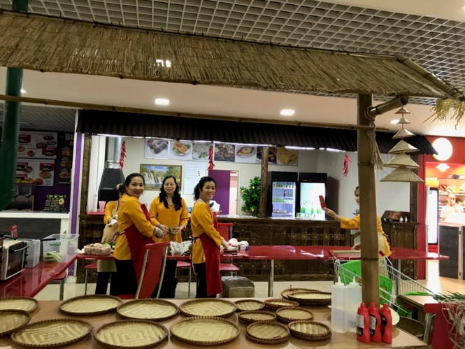 Sôi động chuẩn bị Festival thức ăn đường phố Việt tại Nga - ảnh 10
