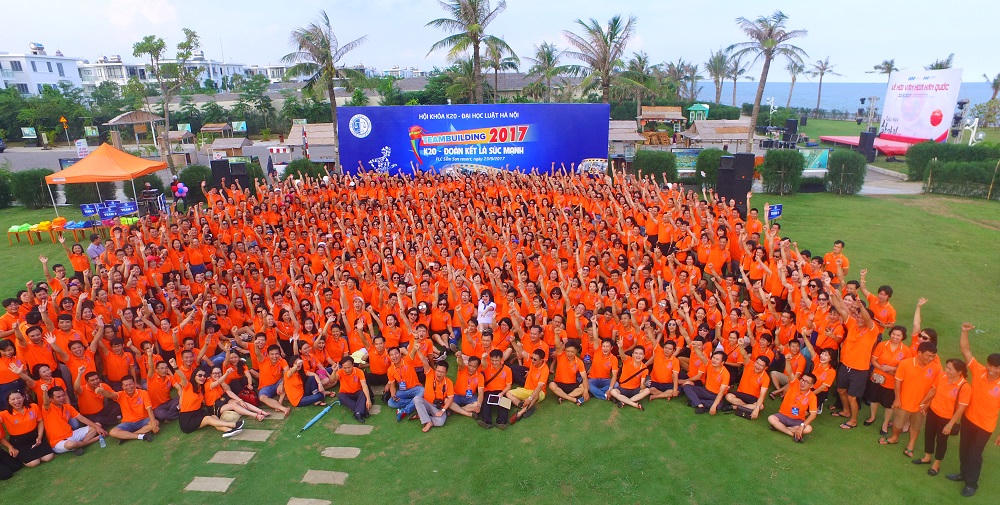 Hơn 1.000 cựu sinh viên Khóa 20 Đại học luật Hà Nội hội ngộ tại FLC Sầm Sơn