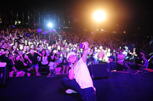 Đêm trắng cùng TPBank LiveBank:  Bùng cháy cùng đêm nhạc EDM có 1 – 0 – 2 tại Việt Nam