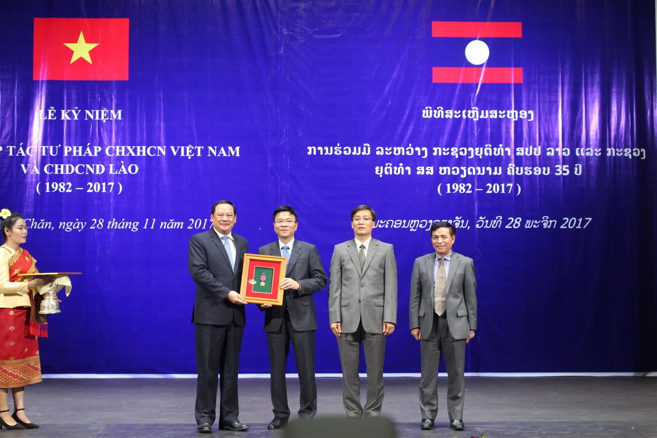 Bộ trưởng Lê Thành Long kết thúc tốt đẹp chuyến thăm và làm việc tại Lào