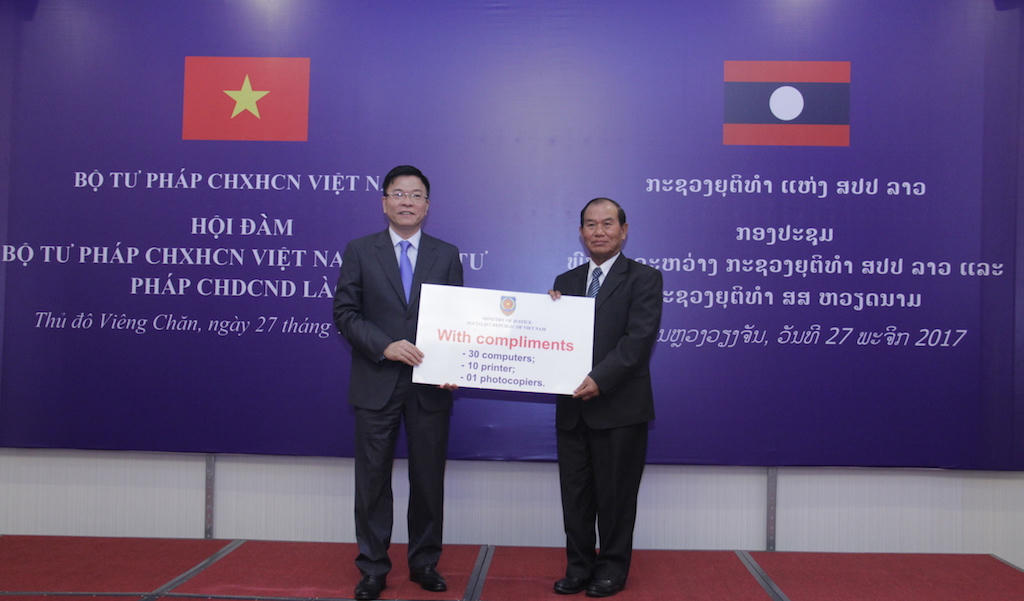 Bộ trưởng Lê Thành Long kết thúc tốt đẹp chuyến thăm và làm việc tại Lào