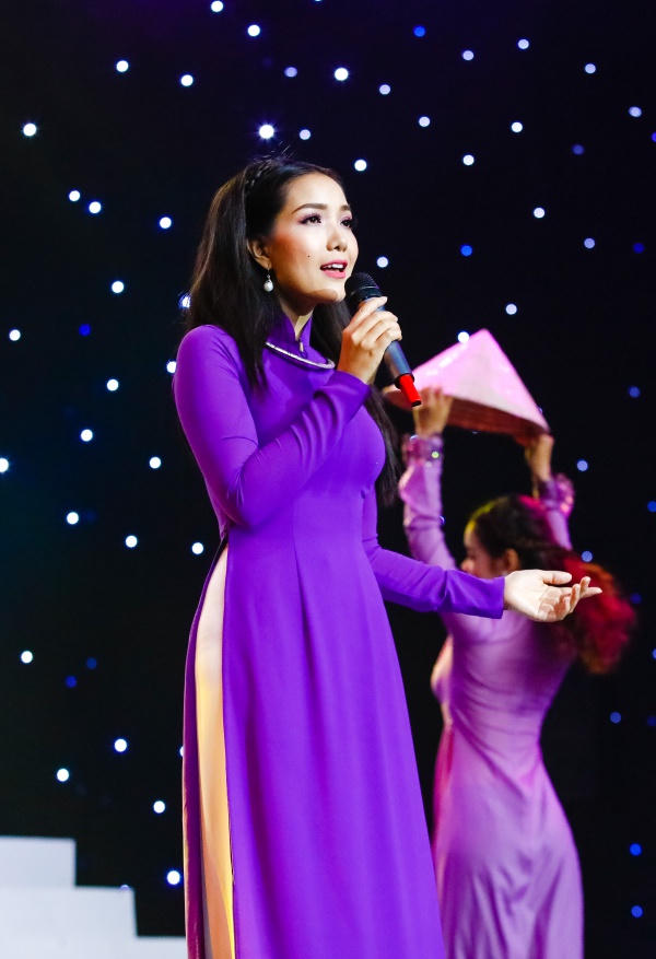 Thuy Huyen - Tinh xua gai Hue (1)