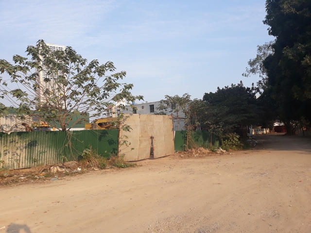 Hà Đông:  Người dân lo lắng việc đặt cây xăng cạnh nghĩa trang liệt sĩ