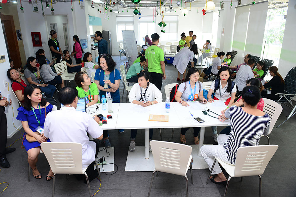Thành viên độc lập và nhân viên Herbalife Việt Nam tham gia hiến máu tình nguyện