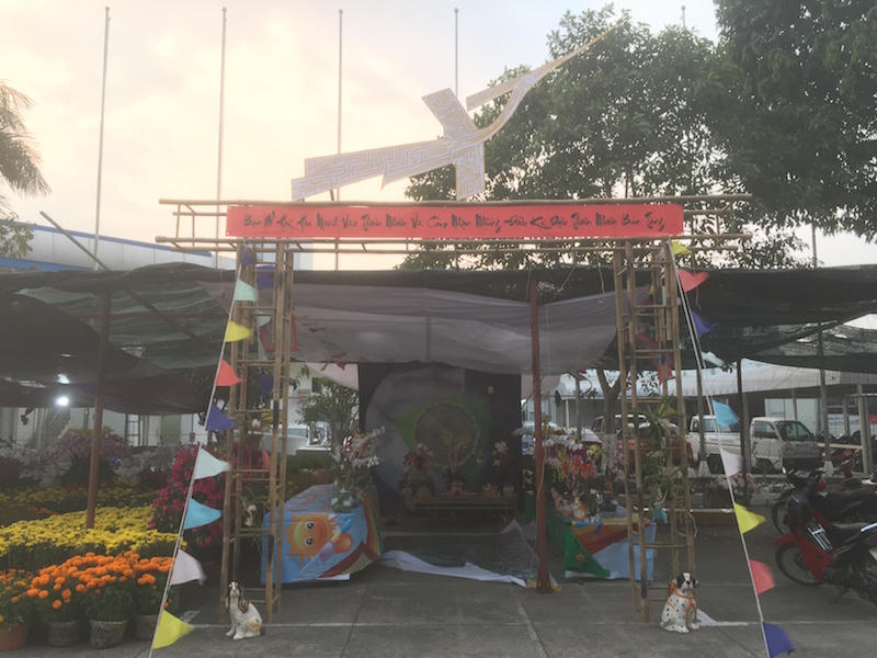 Gian hàng lan đặc biệt trong chợ Xuân Mậu Tuất