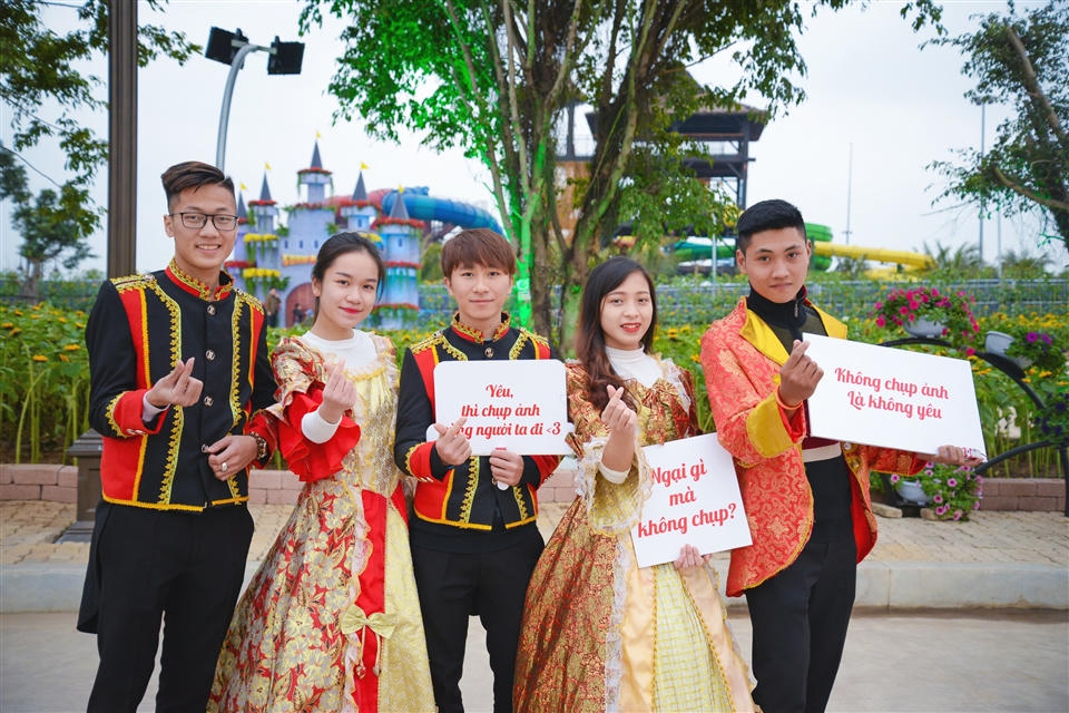 Valentine không đến Lễ hội Kỳ quan muôn sắc hoa Hạ Long thì quá phí