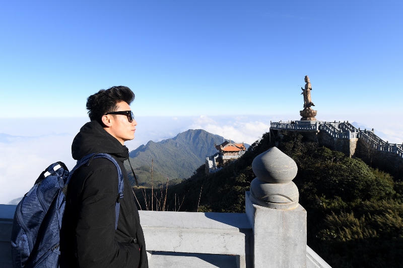 Du khách đổ về dự hội khèn hoa Sun World Fansipan Legend