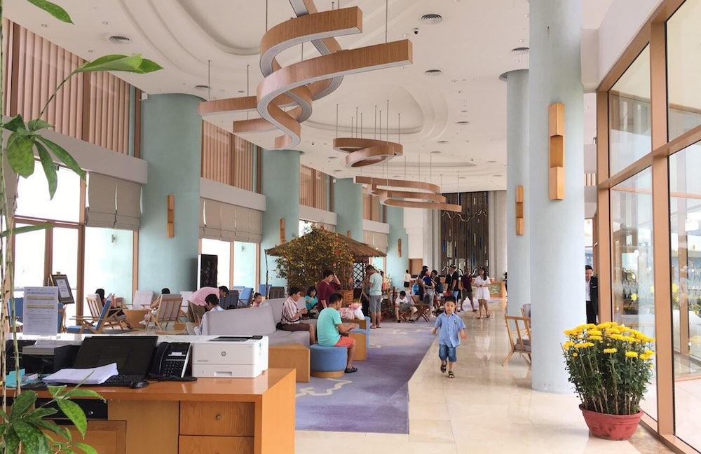 Chật kín khách du xuân đổ về nhiều điểm du lịch mới nổi đầu năm