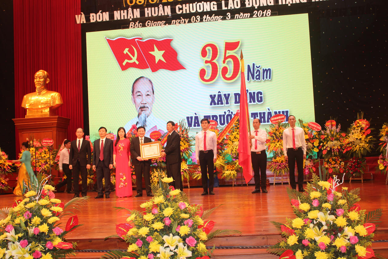 Bộ trưởng Lê Thành Long dự Lễ kỷ niệm 35 năm ngày thành lập Sở Tư pháp Bắc Giang