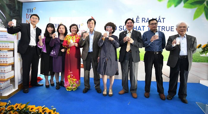 Tập đoàn TH viết thêm kỳ tích khi lần đầu tiên ra mắt sản phẩm sữa hạt đặc biệt tại Việt Nam