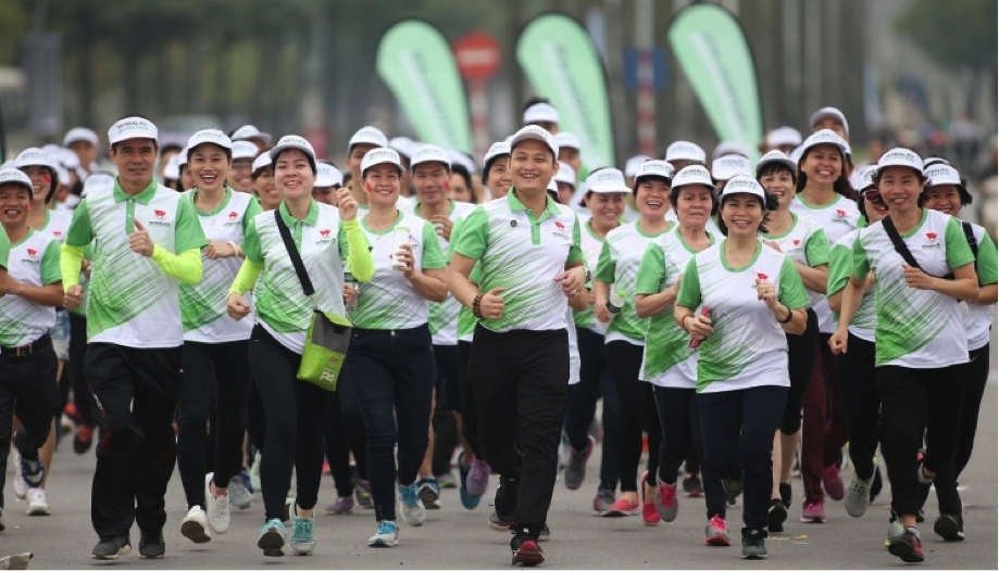 Hơn 10.000 thành viên và nhân viên Herbalife hào hứng tham gia chạy vì sức khoẻ toàn dân