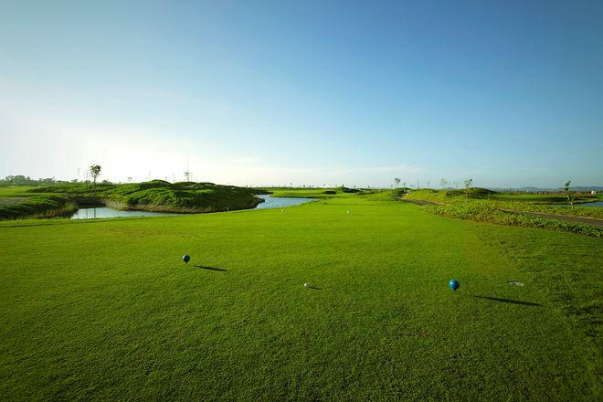 Bất ngờ với giải FLC AMD Golf Tournament