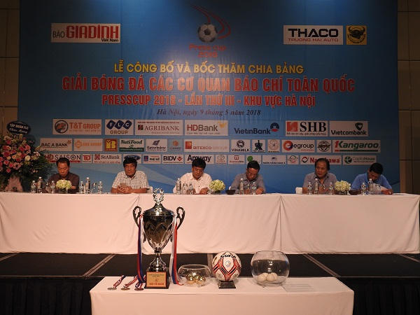Lễ công bố và bốc thăm chia bảng giải bóng đá Press Cup 2018 khu vực Hà Nội.
