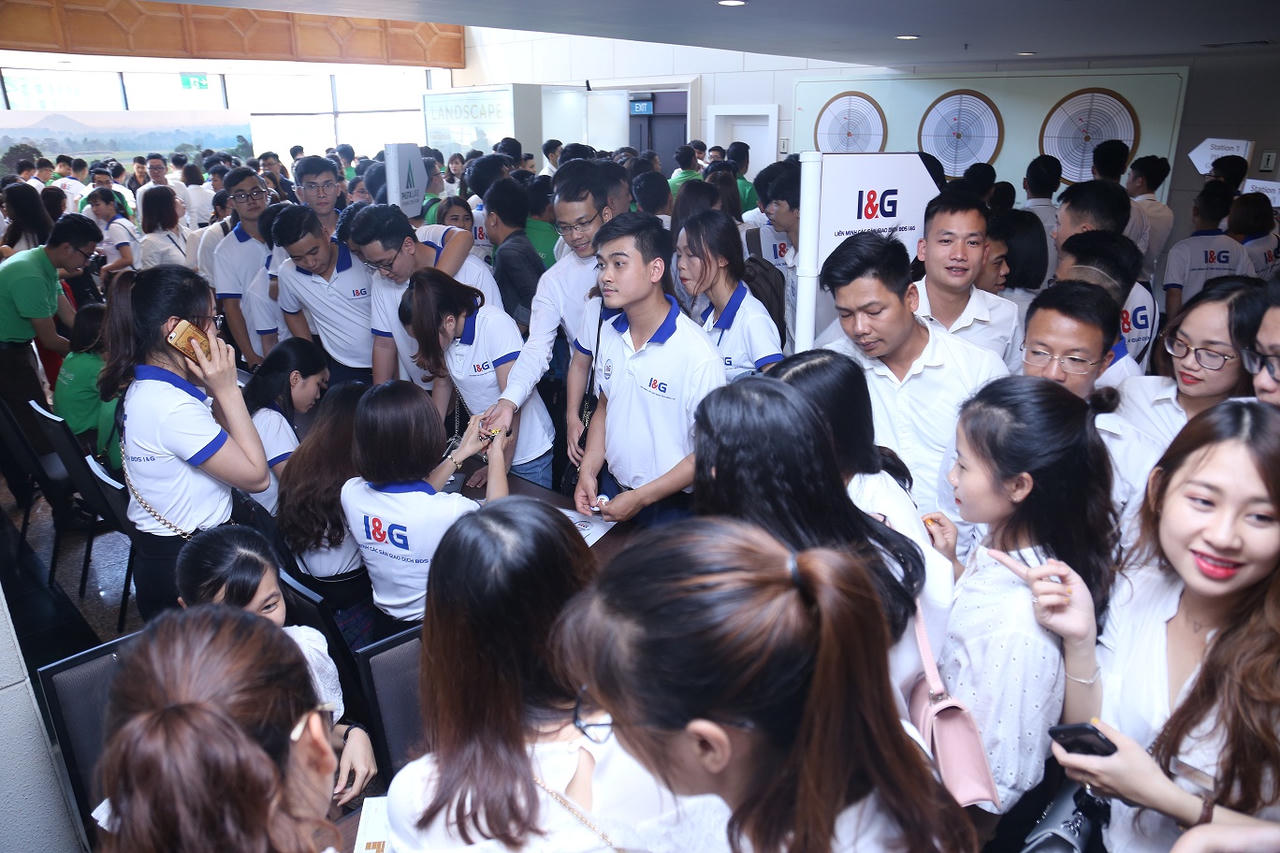 Bùng cháy trong Lễ ra quân Dự án Imperia Sky Garden