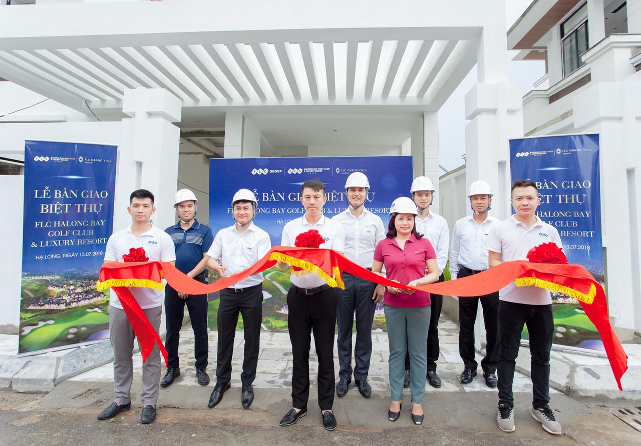 Phân khu Phoenix Hill - FLC Hạ Long bàn giao những căn biệt thự đầu tiên
