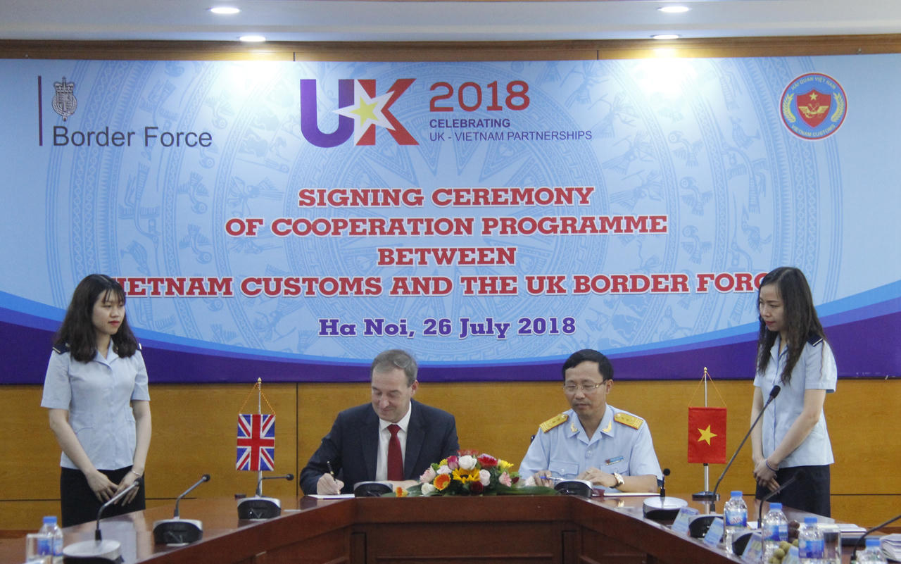 Ký kết Ý định thư về hợp tác giữa  Tổng cục Hải quan và Cơ quan Bảo vệ Biên giới Anh